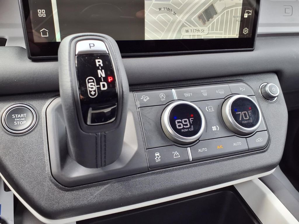 Used 2025 Land Rover Defender 110 S image 9
