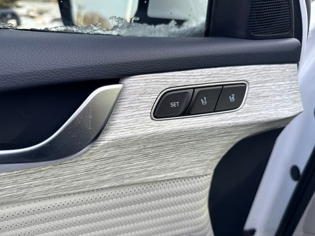 Used 2025 Hyundai Palisade Calligraphy image 11