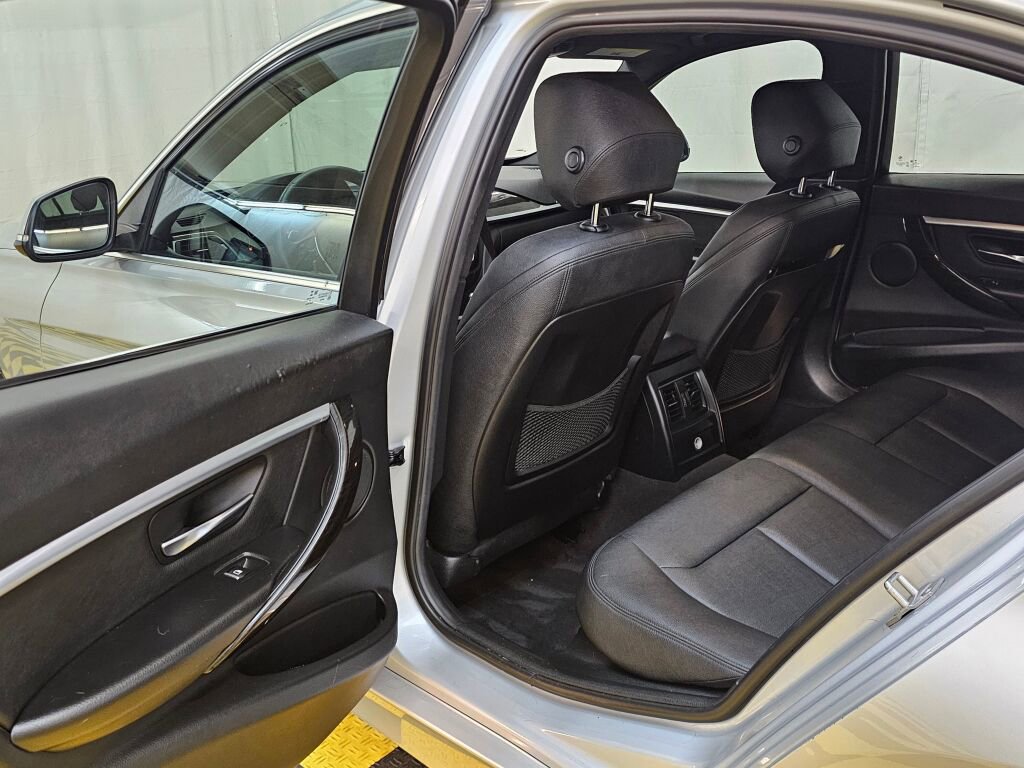 Used 2018 BMW 330i Sedan image 15