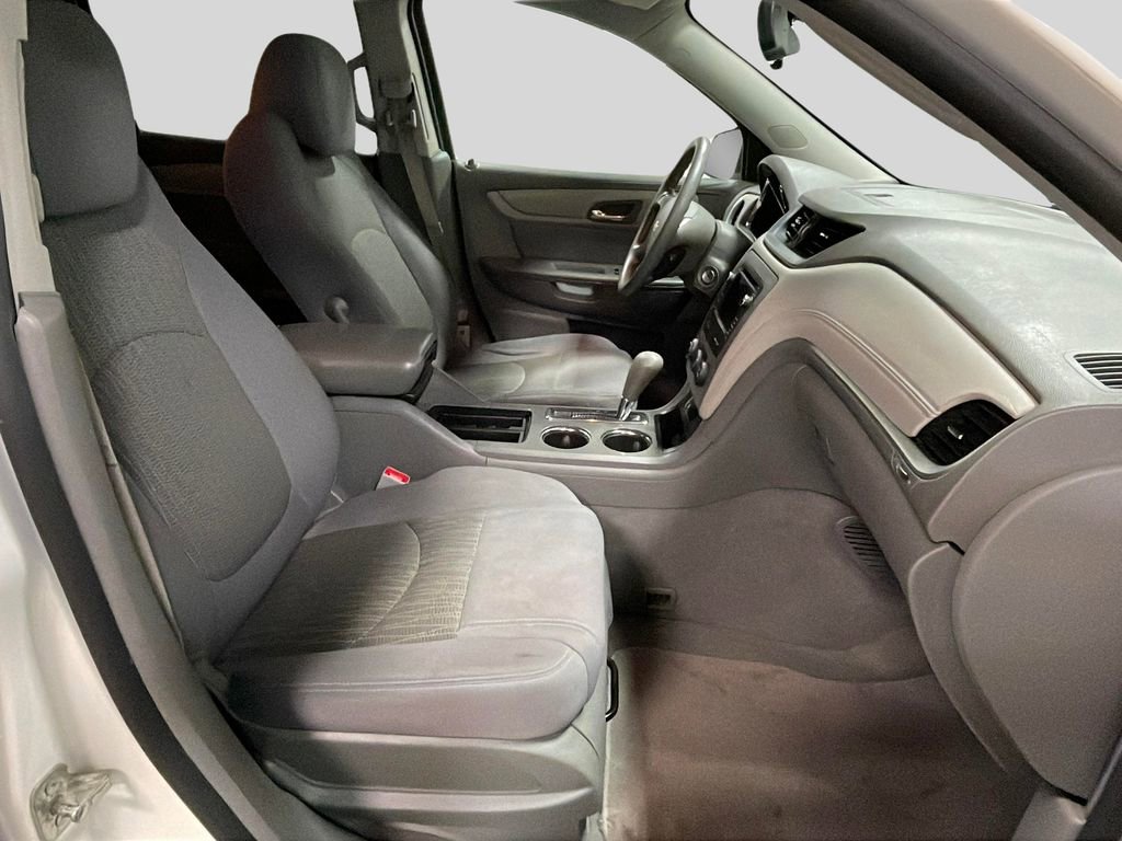 Used 2014 Chevrolet Traverse LS FWD image 17