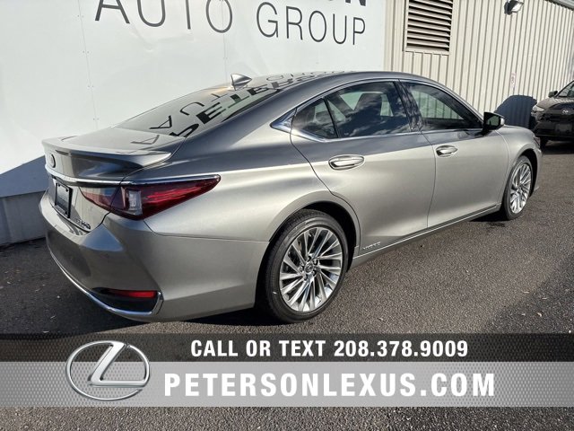 Used 2019 Lexus ES 300h w/ Luxury Package image 3