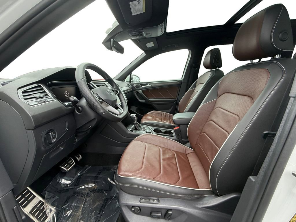 Used 2022 Volkswagen Tiguan SEL R-Line image 9