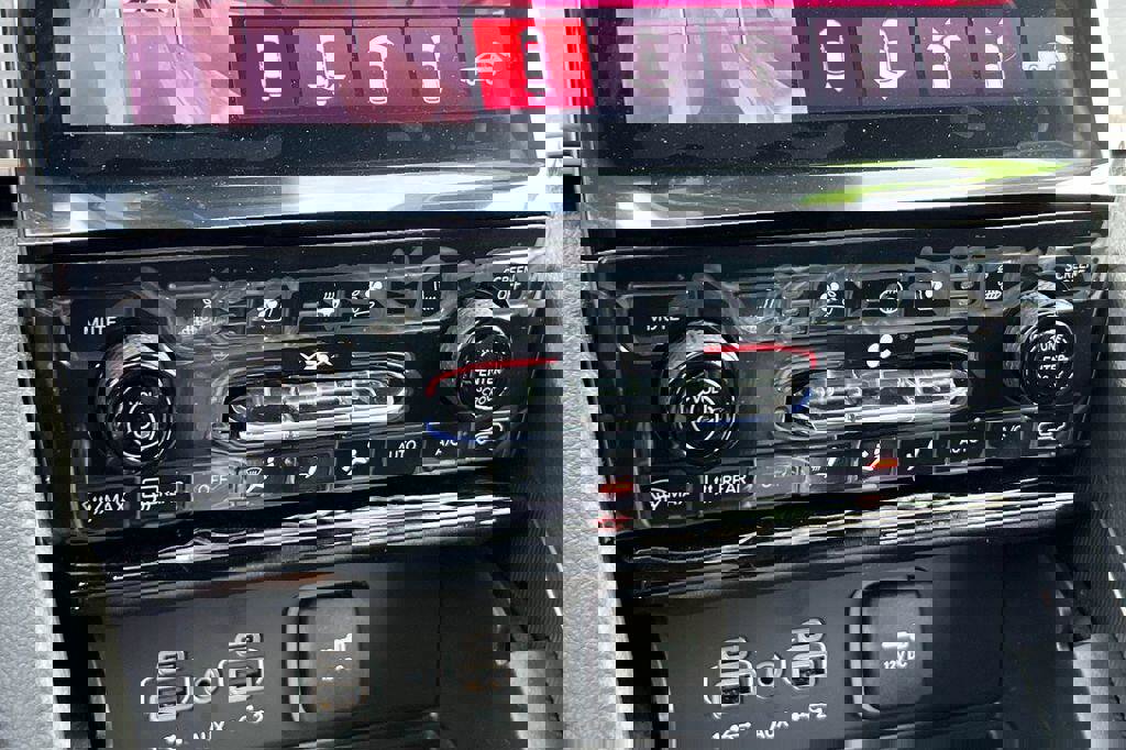 New 2025 Jeep Grand Cherokee L Limited w/ Luxury Tech Group II image 19