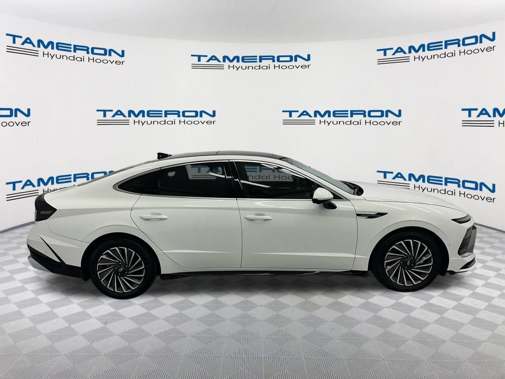 Used 2025 Hyundai Sonata Limited FWD image 6