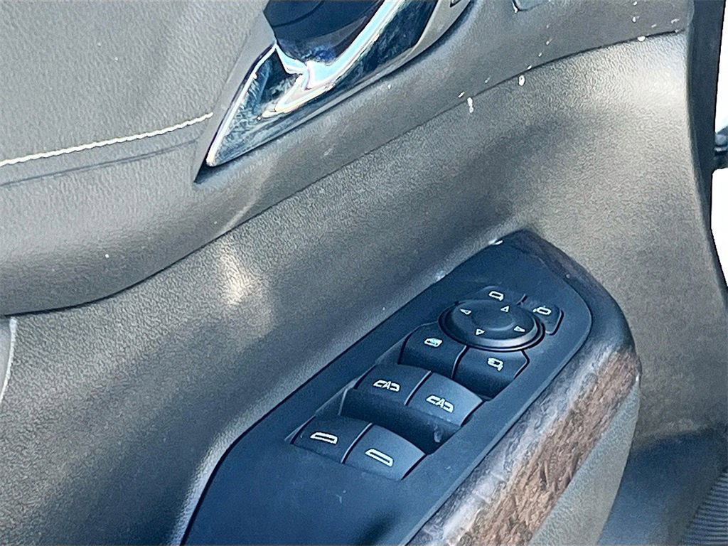 Used 2023 GMC Acadia Denali w/ Denali Ultimate Package image 18