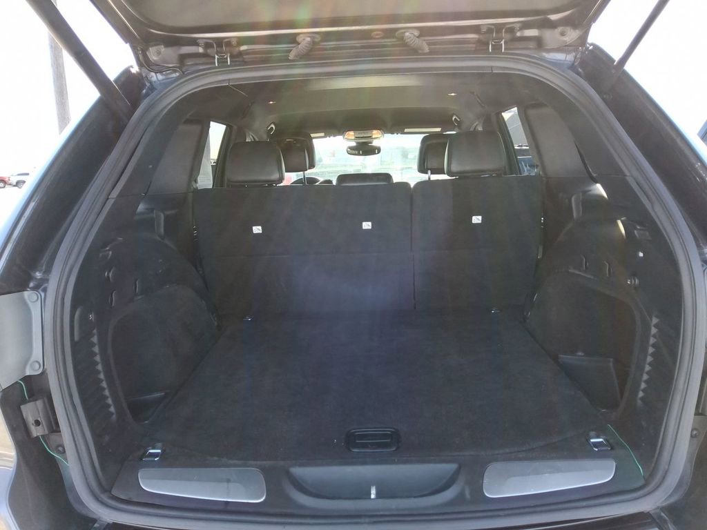 Used 2018 Jeep Grand Cherokee Limited image 11