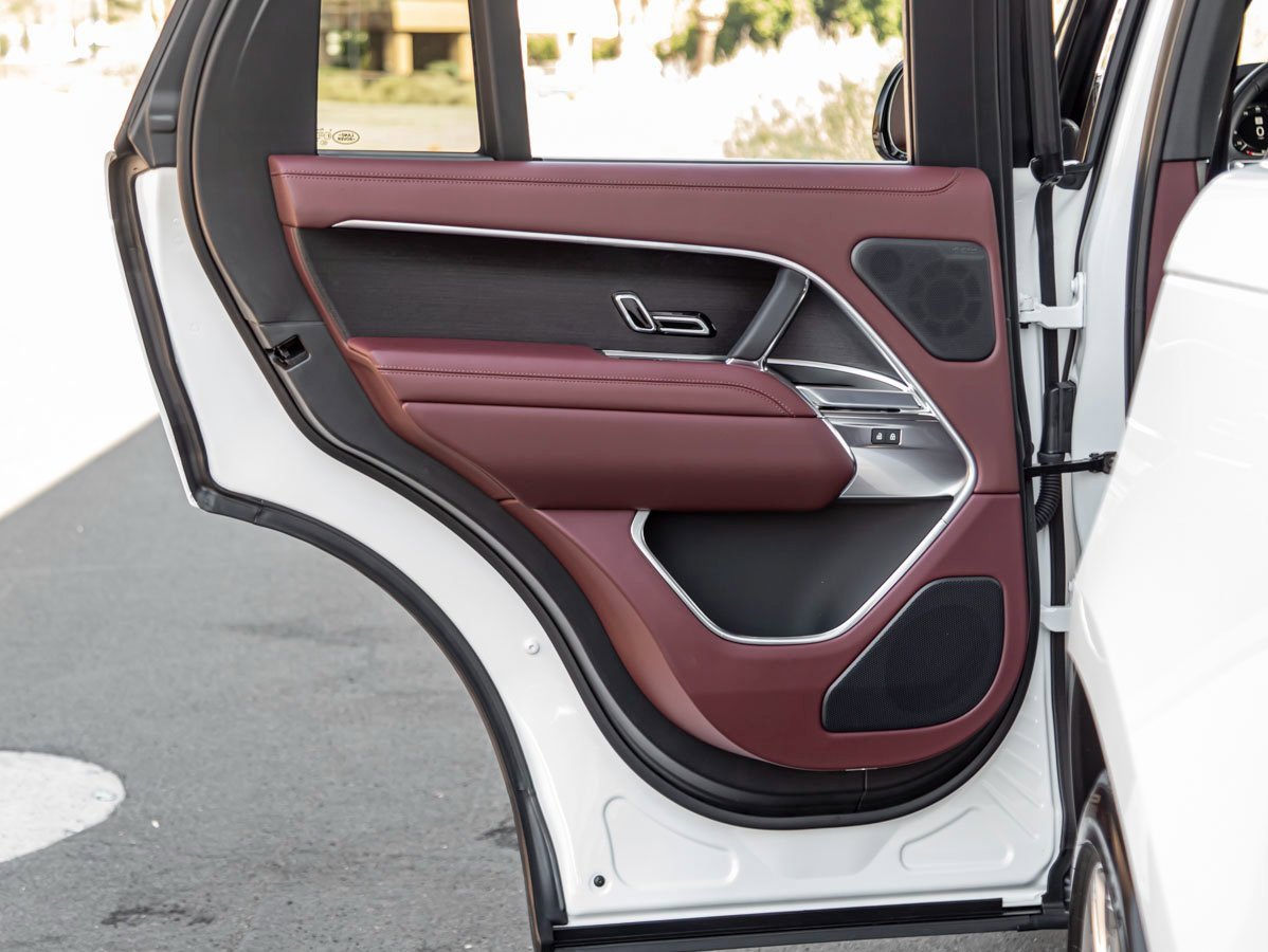 New 2025 Land Rover Range Rover SE image 20