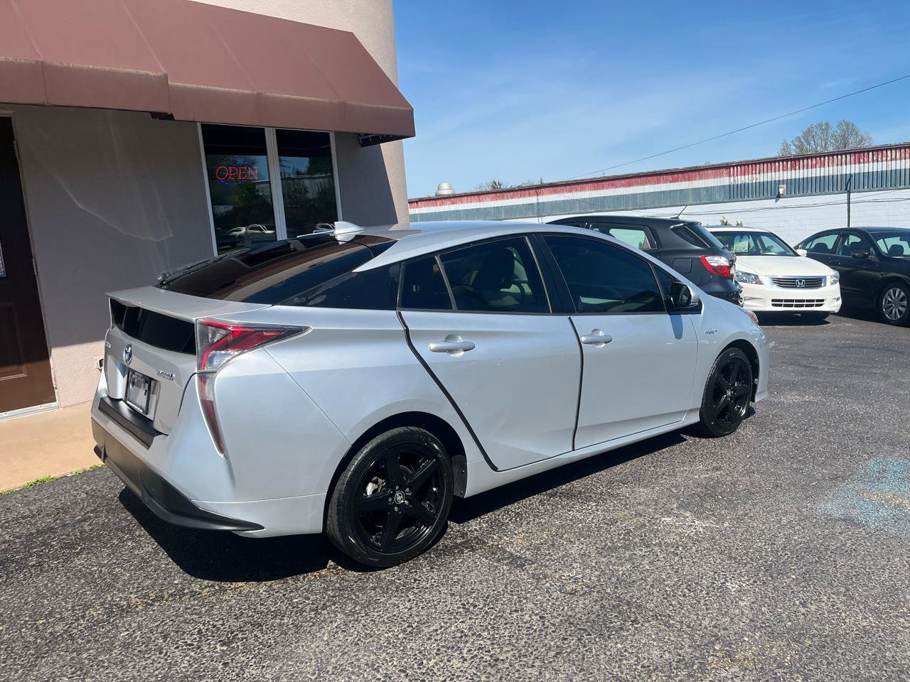 Used 2017 Toyota Prius Four Touring FWD image 5