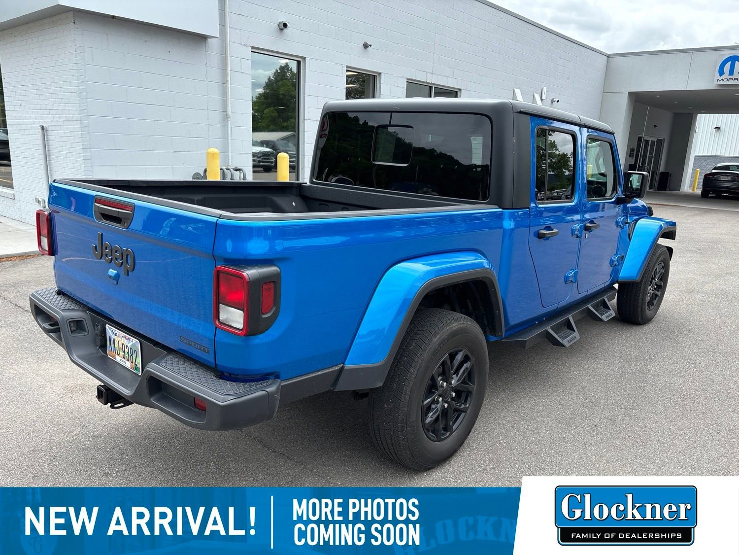 Used 2021 Jeep Gladiator Sport AWD/4WD image 4