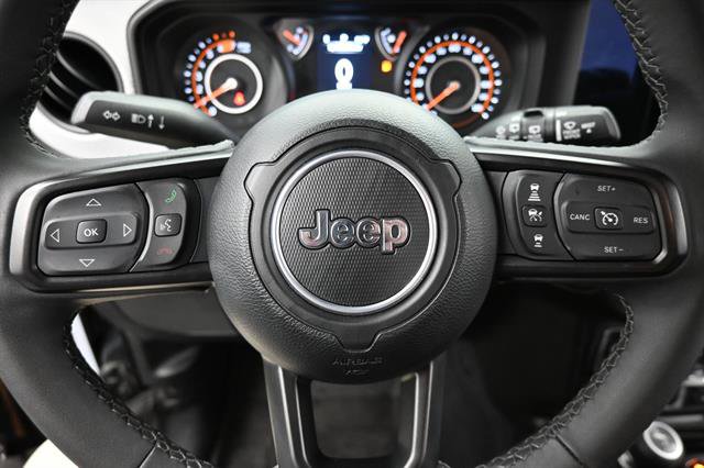 Used 2025 Jeep Wrangler Unlimited Sport AWD/4WD image 8