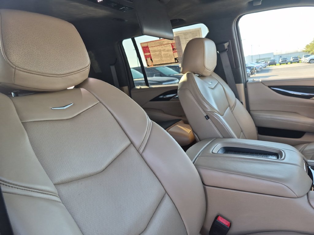Used 2020 Cadillac Escalade ESV Platinum AWD/4WD image 33