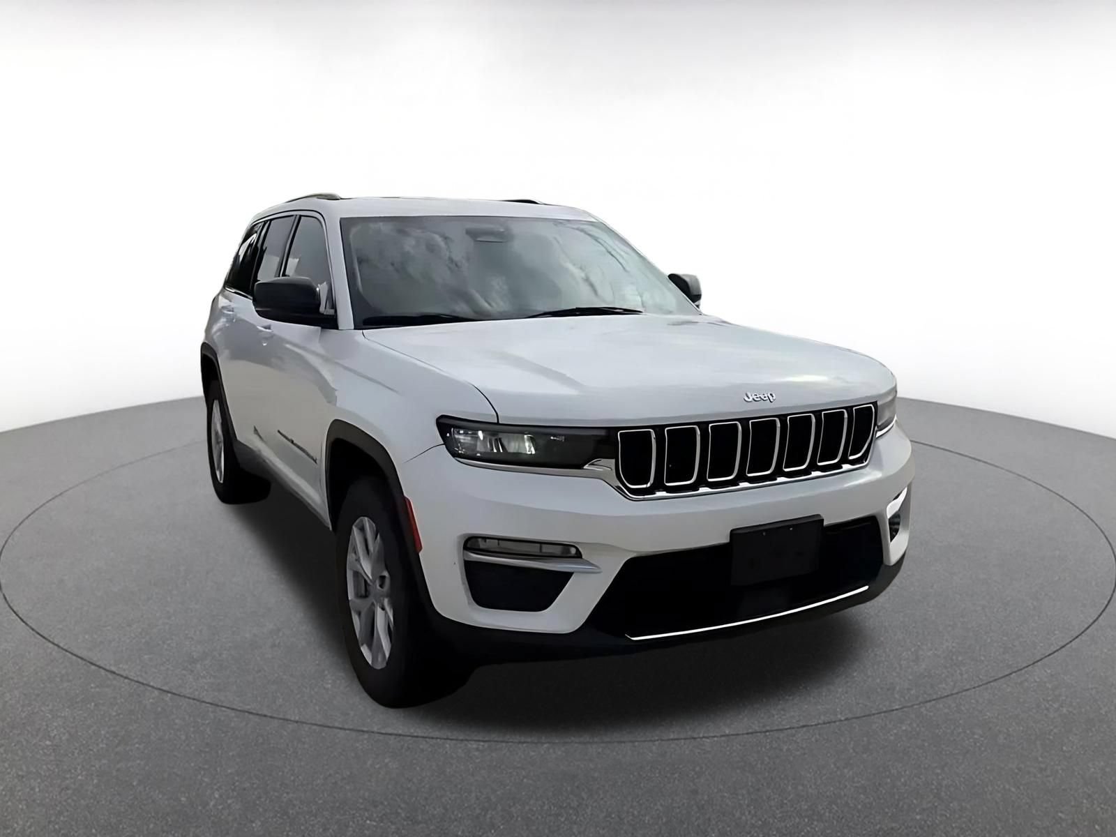 Used 2022 Jeep Grand Cherokee Limited AWD/4WD image 3