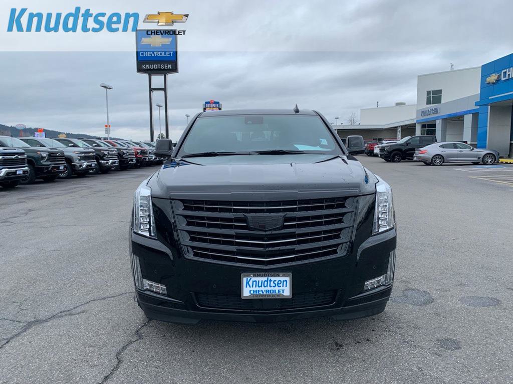 Used 2020 Cadillac Escalade Platinum image 2