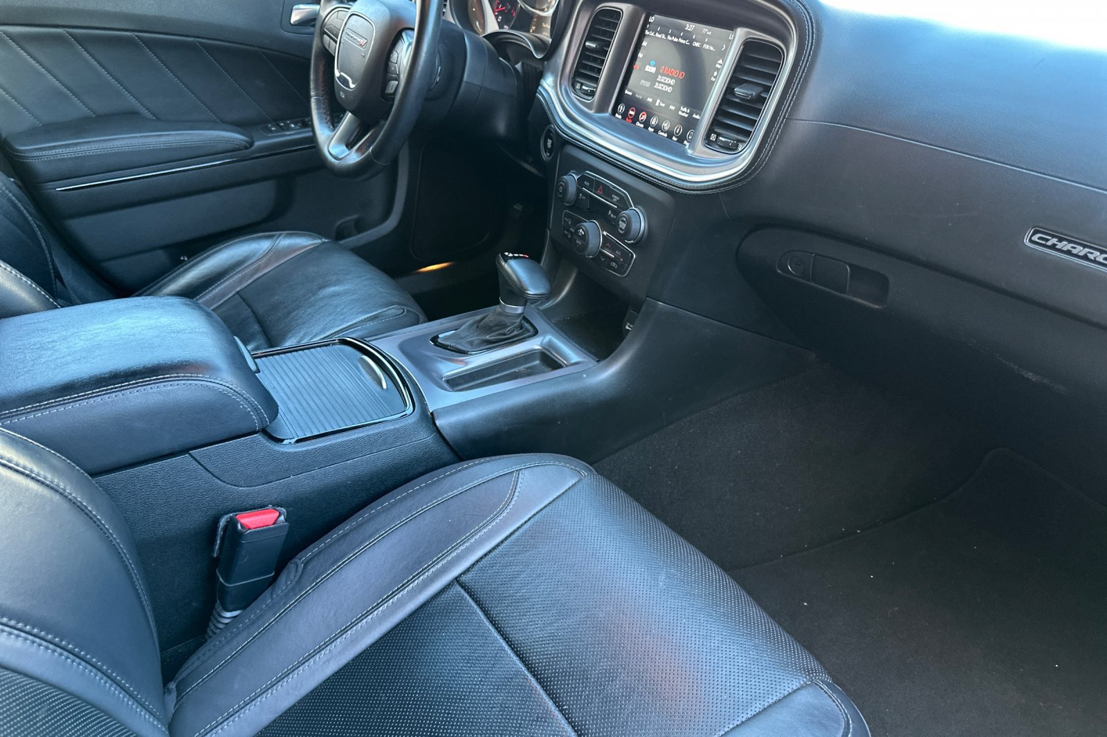 Used 2019 Dodge Charger SXT w/ Plus Group RWD image 18
