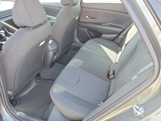 New 2026 Hyundai Elantra SE image 18