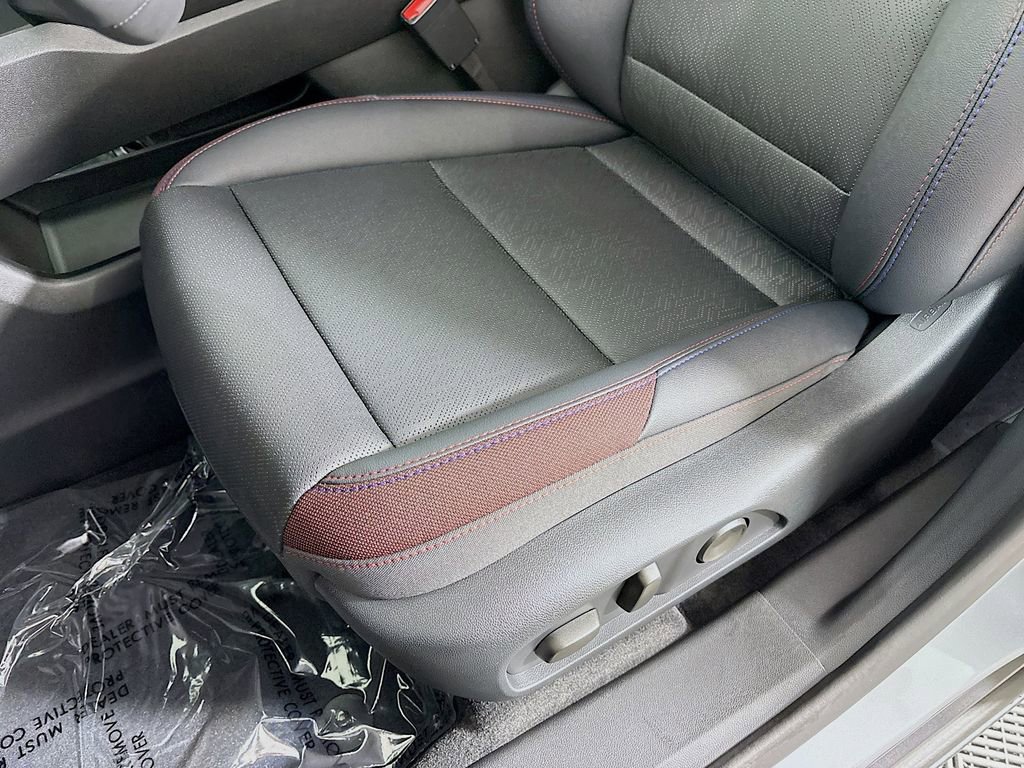 New 2026 Chevrolet Equinox RS w/ Safety and Technology Package AWD/4WD image 18