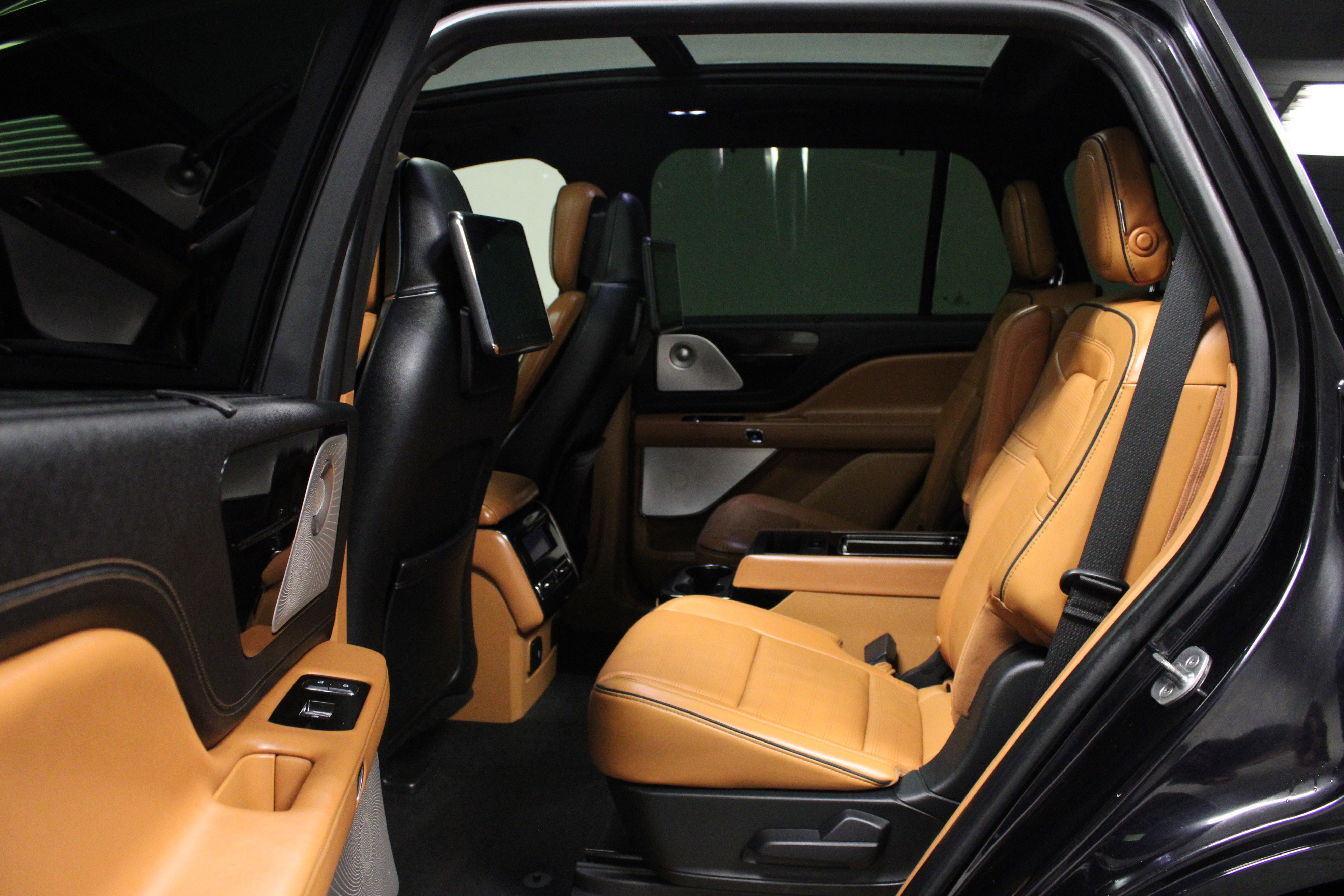 Used 2020 Lincoln Aviator Black Label Grand Touring w/ Class IV Trailer Tow Package image 14