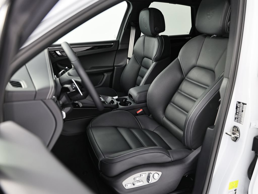 New 2026 Porsche Macan S AWD/4WD image 5