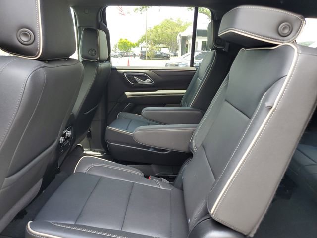 Used 2024 GMC Yukon XL SLT w/ SLT Luxury Package RWD image 10