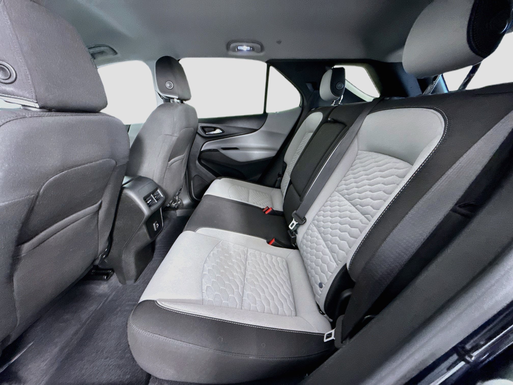 Used 2020 Chevrolet Equinox LS w/ LS Convenience Package FWD image 25