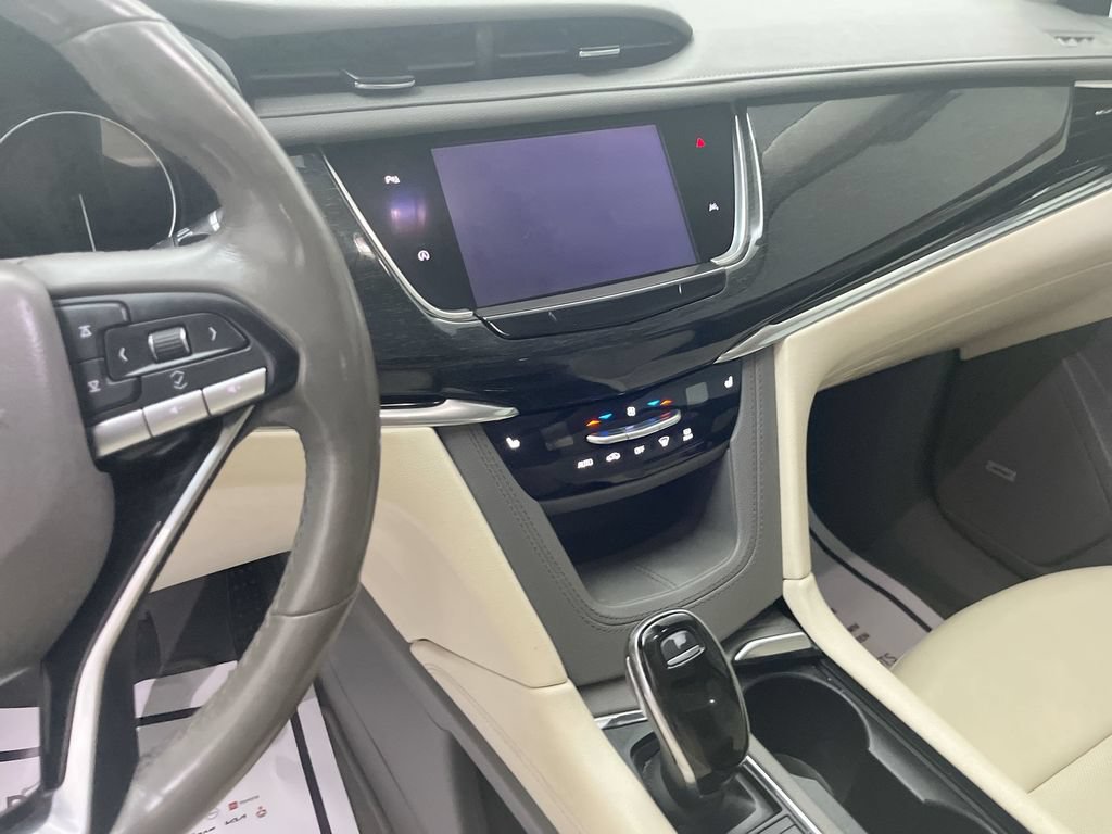 Used 2020 Cadillac XT6 Premium Luxury FWD image 10