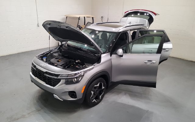 Used 2025 Kia Seltos EX w/ EX Sunroof Package FWD image 13