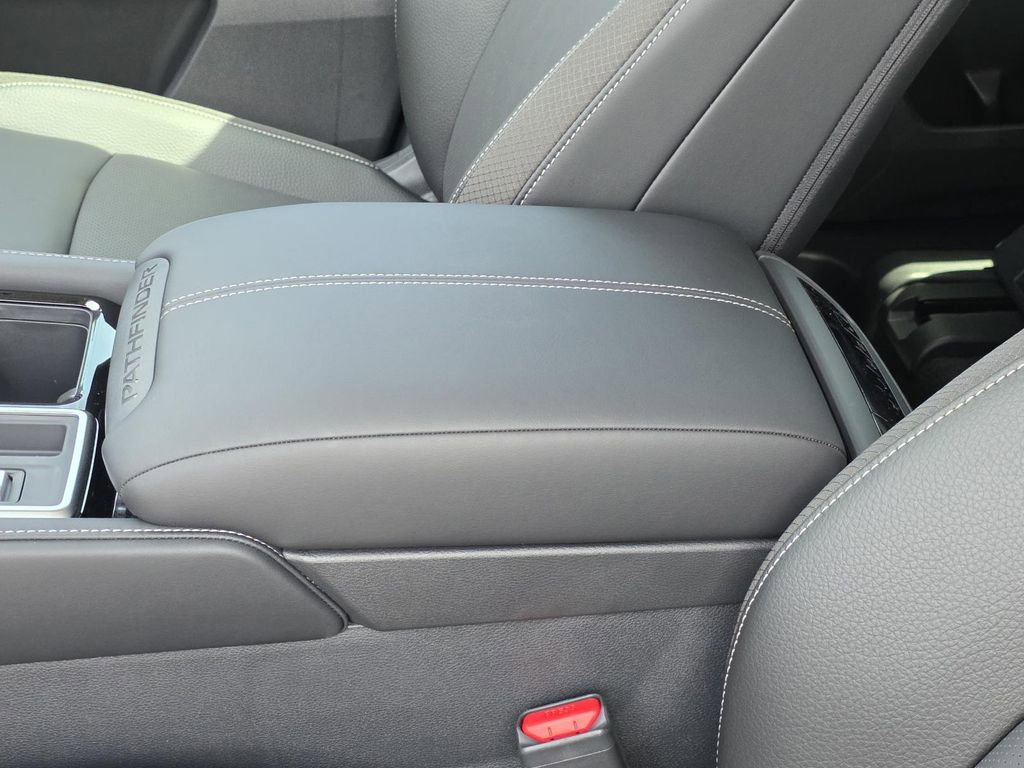 New 2026 Nissan Pathfinder SL image 9