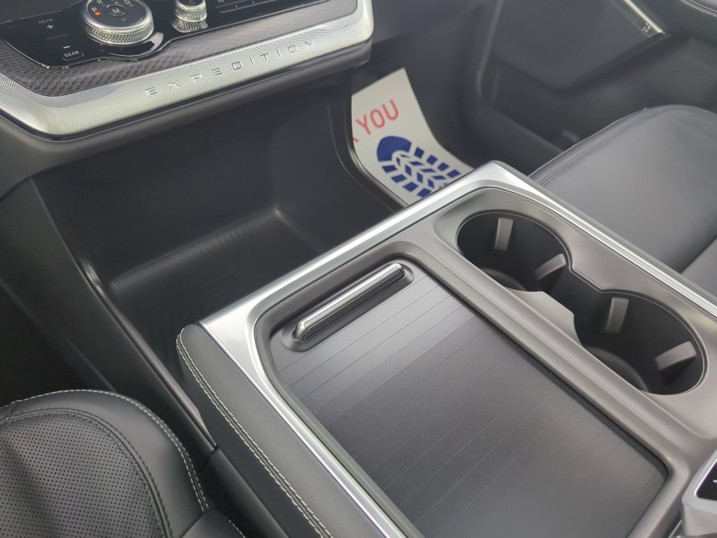 New 2025 Ford Expedition Max Platinum image 26