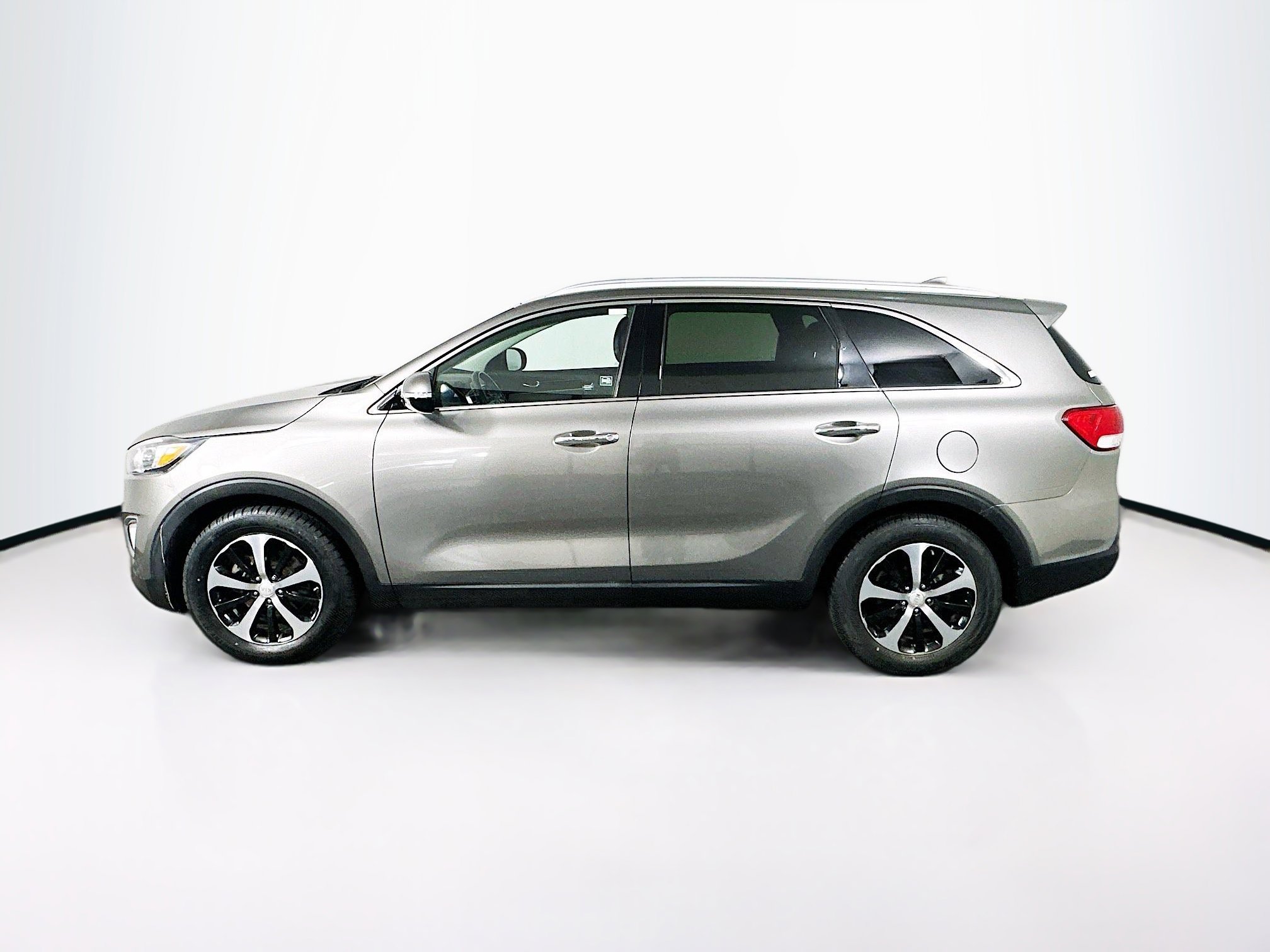 Used 2016 Kia Sorento EX image 4