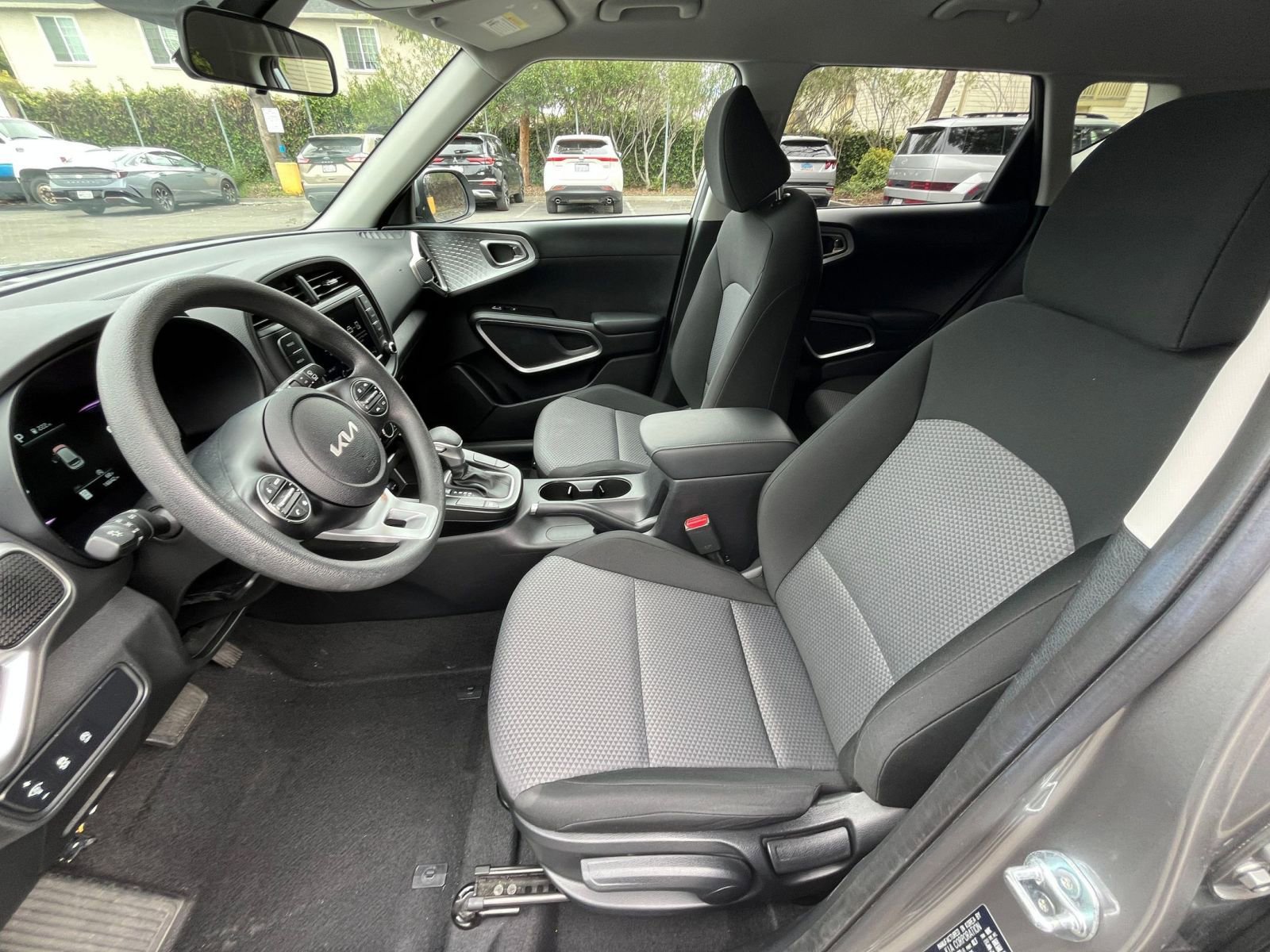 Used 2025 Kia Soul LX w/ LX Technology Package image 24