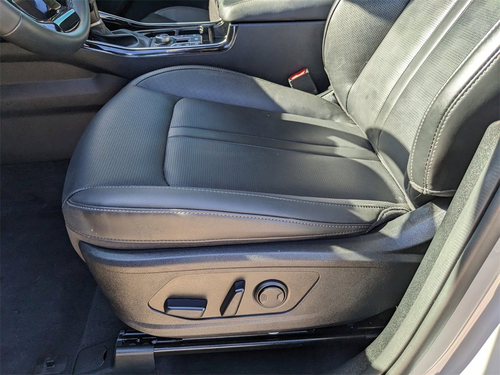 Certified 2025 Kia Sorento SX Prestige image 24