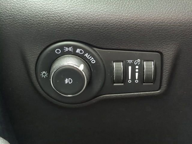 Used 2022 Jeep Compass Altitude w/ Convenience Group image 26