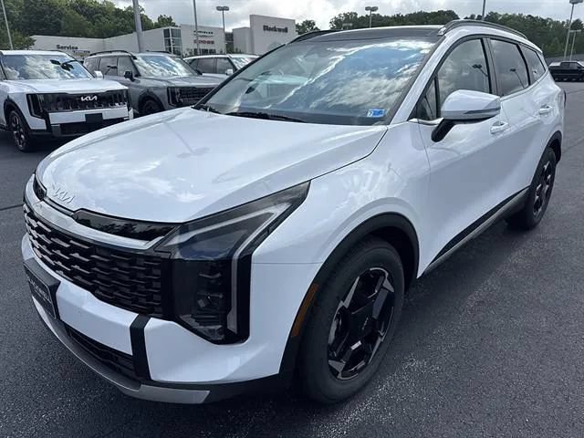 New 2026 Kia Sportage EX FWD image 3