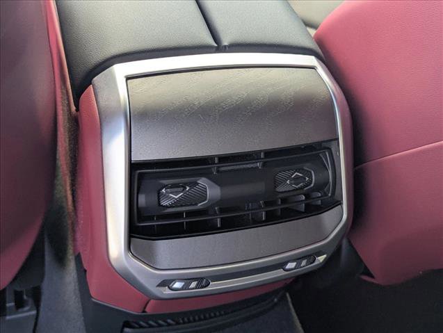 Certified 2025 BMW 740i w/ Premium Package image 18