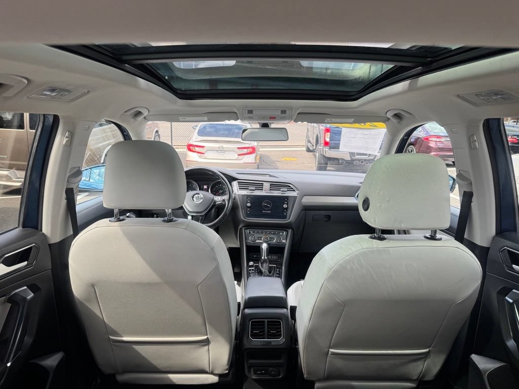 Used 2018 Volkswagen Tiguan SE w/ Panoramic Sunroof Package AWD/4WD image 24