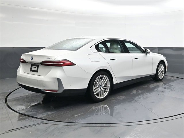 Used 2024 BMW 530i w/ Convenience Package image 4