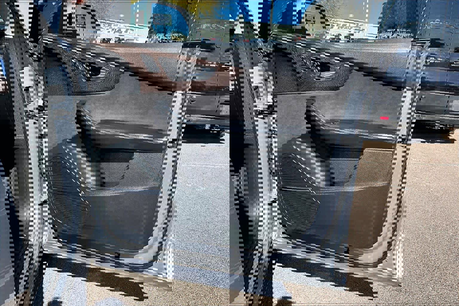 Used 2019 Audi Q8 Prestige w/ Luxury Package image 23