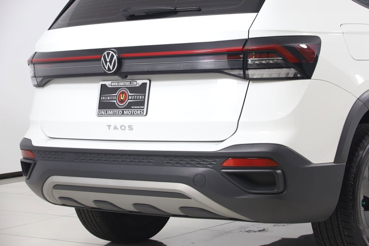 Used 2025 Volkswagen Taos S FWD image 39