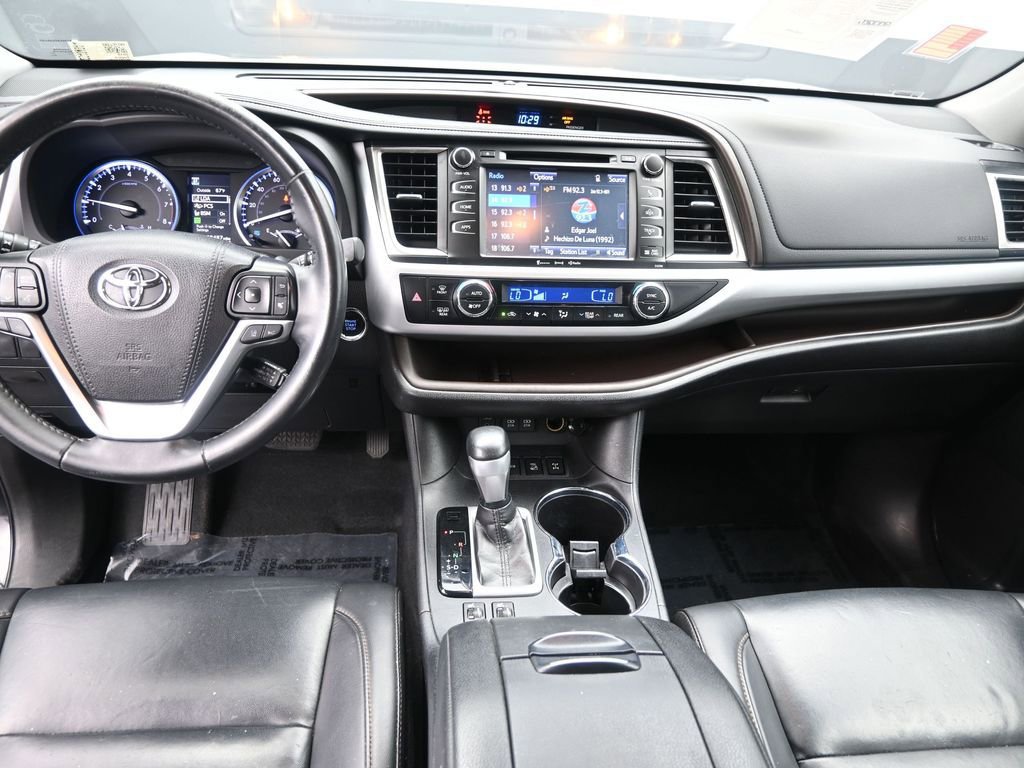 Used 2019 Toyota Highlander XLE image 15