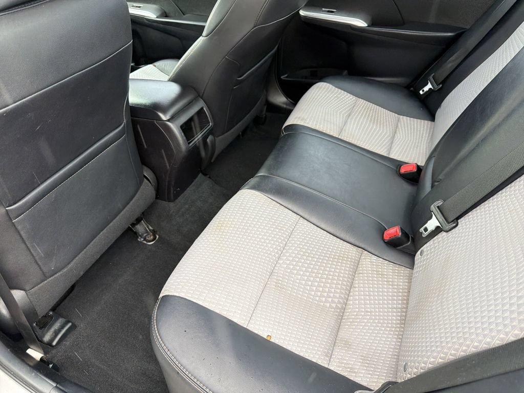 Used 2014 Toyota Camry SE FWD image 12