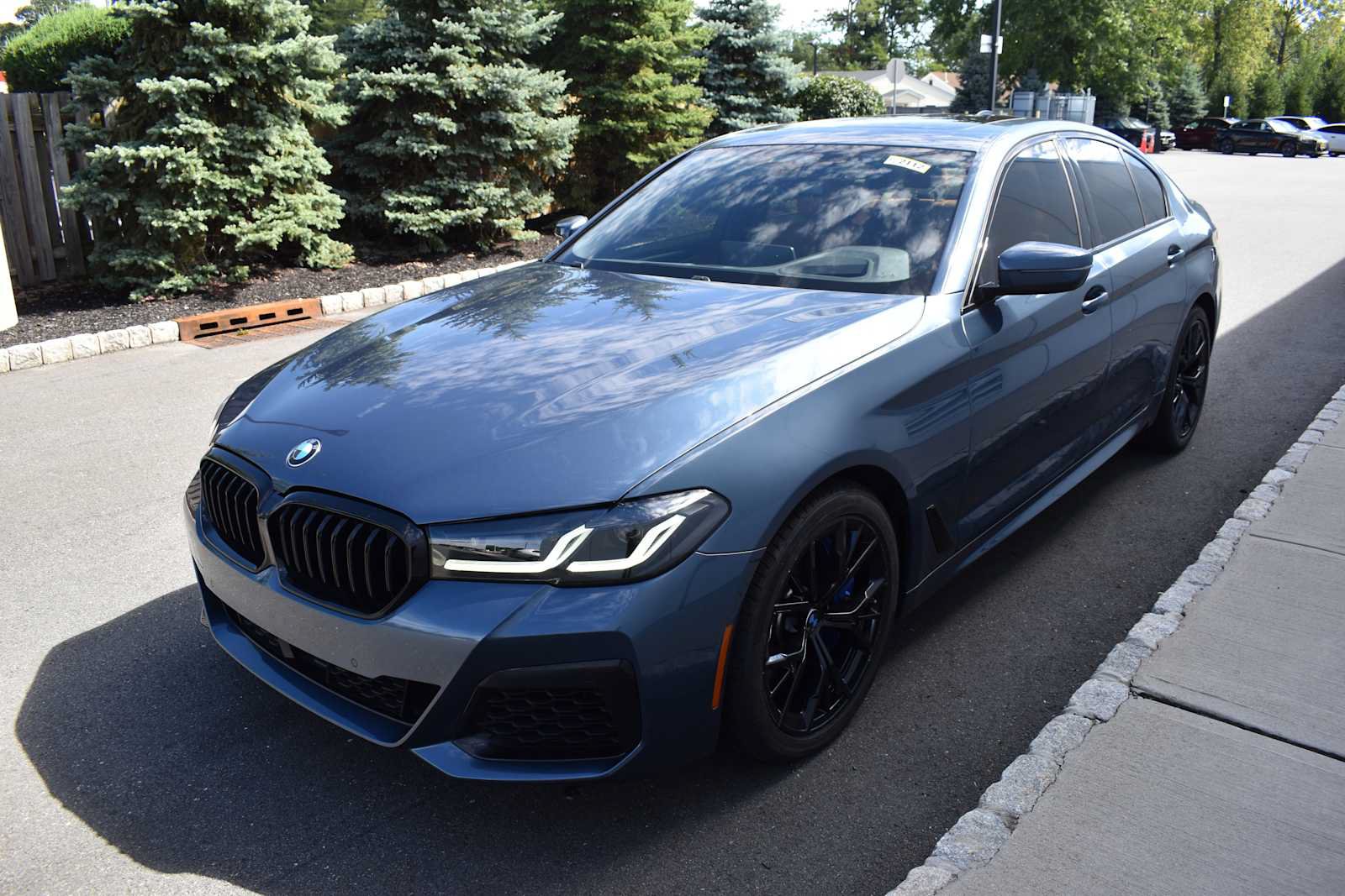 Used 2023 BMW 540i xDrive w/ M Sport Package AWD/4WD image 3
