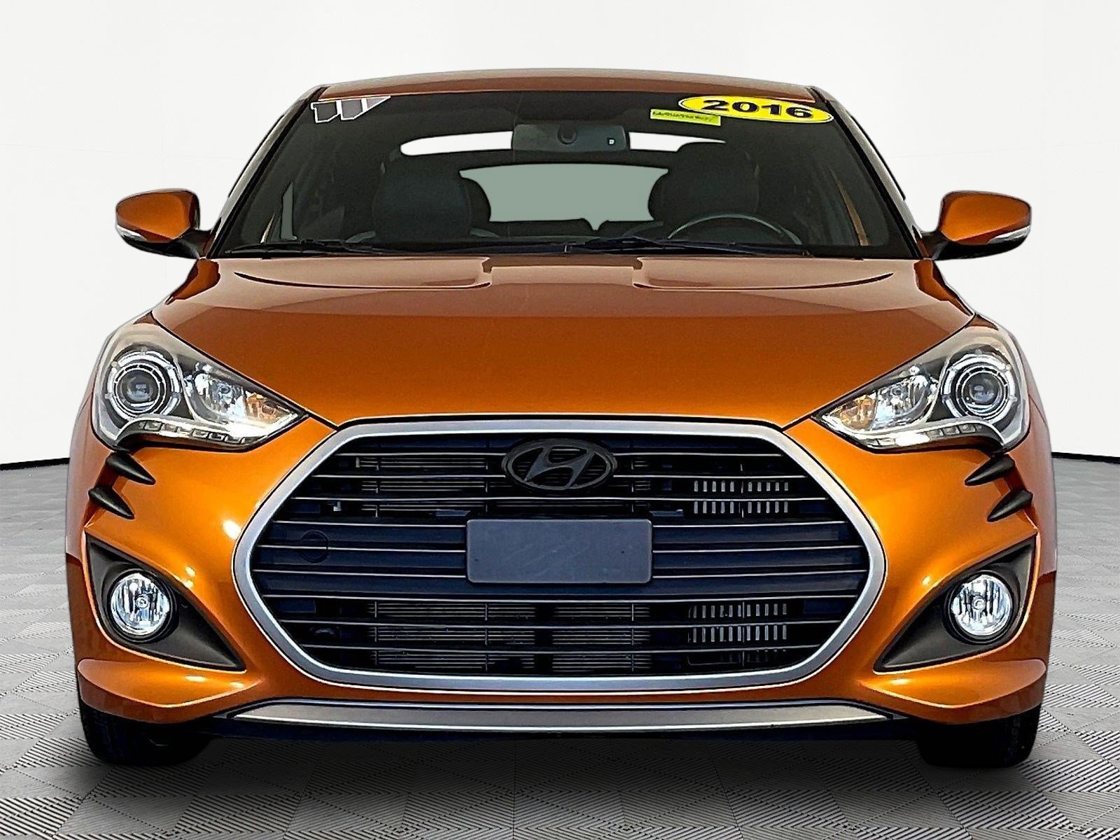 Used 2016 Hyundai Veloster Turbo FWD image 2