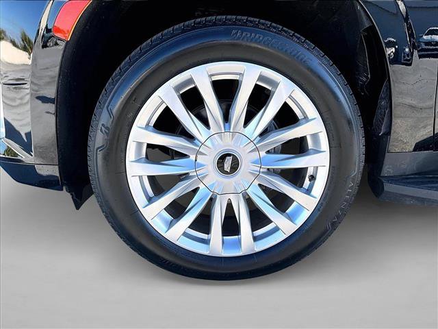 Used 2022 Cadillac Escalade Luxury image 10