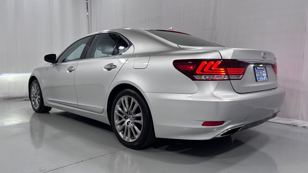 Used 2013 Lexus LS 460 AWD w/ Ultra Luxury Pkg image 7