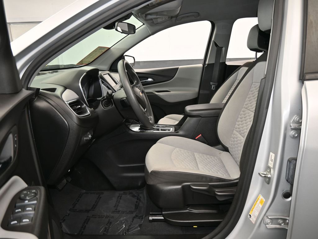 Used 2020 Chevrolet Equinox LS image 11