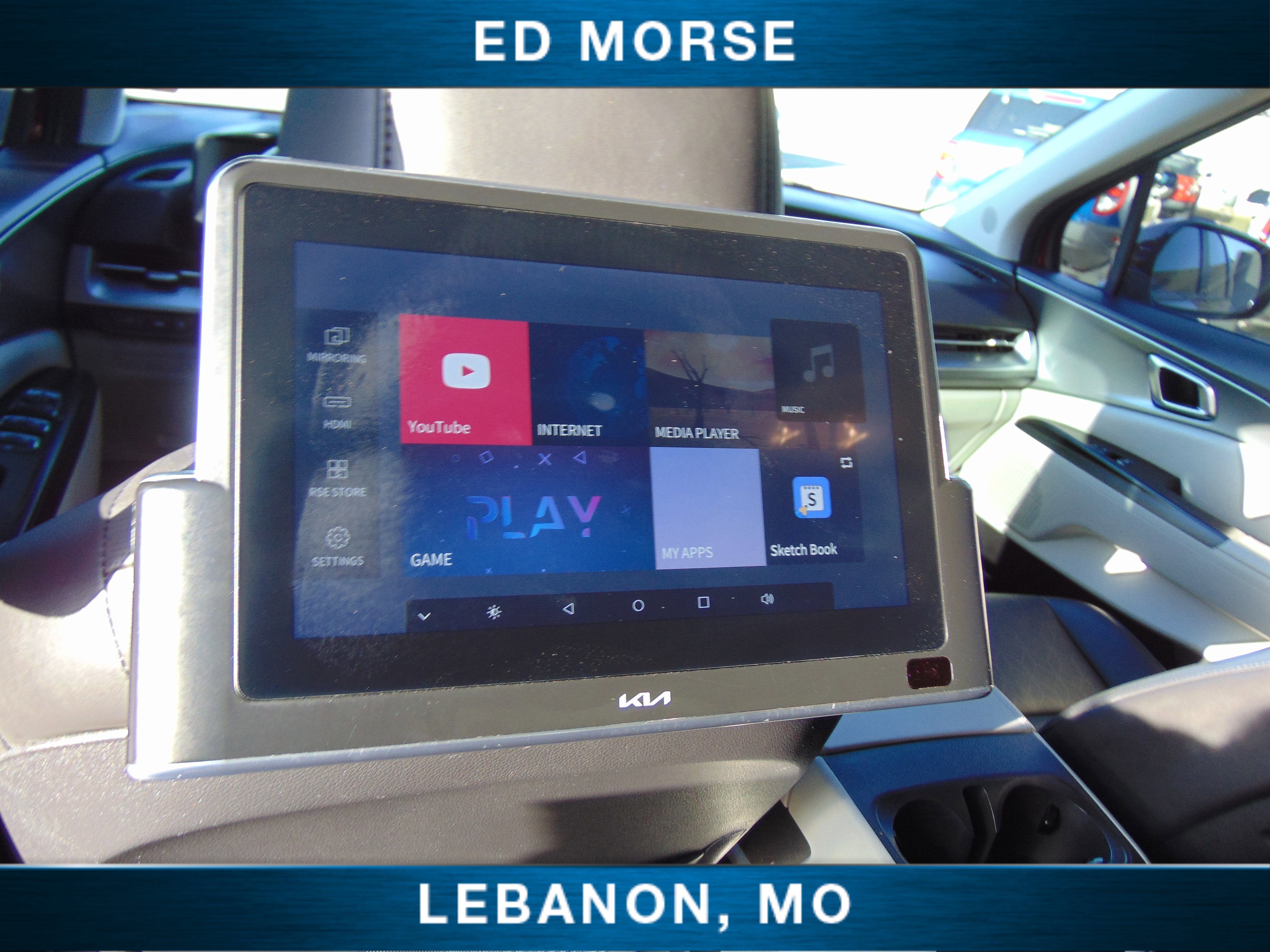 Used 2023 Kia Carnival LX image 18