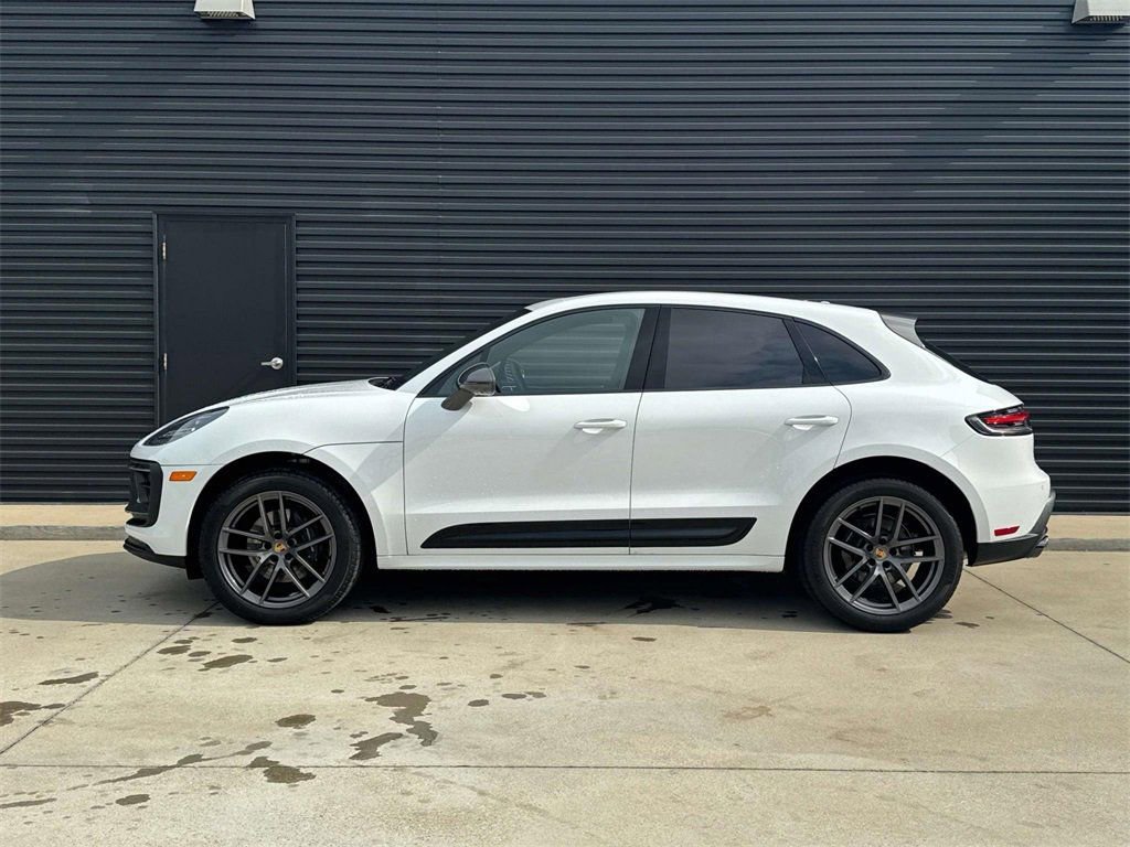 Certified 2025 Porsche Macan Turbo image 2