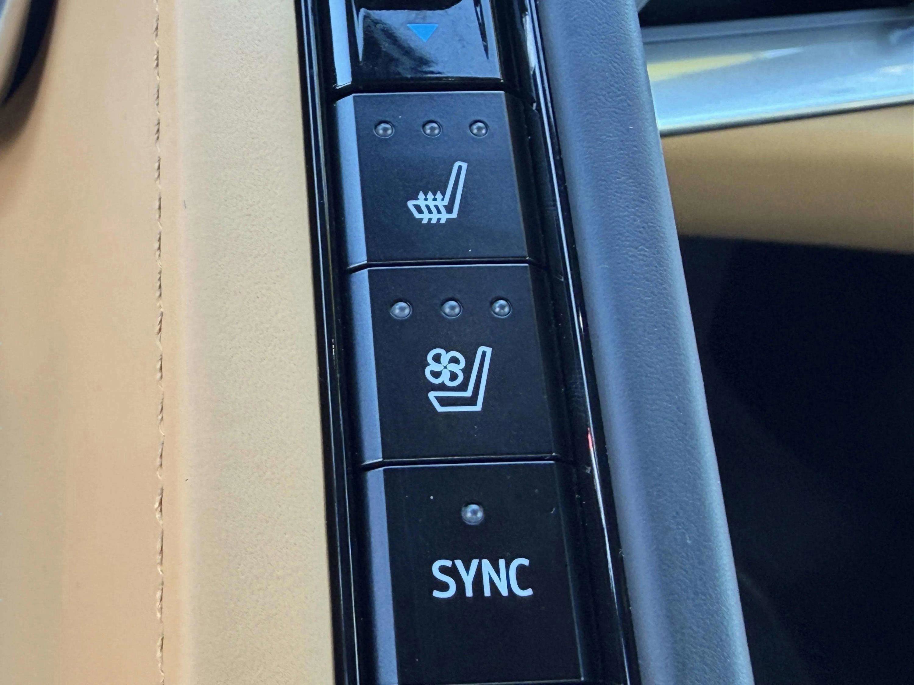 Used 2022 Chevrolet Corvette Stingray Premium Cpe w/ Z51 Performance Package image 26