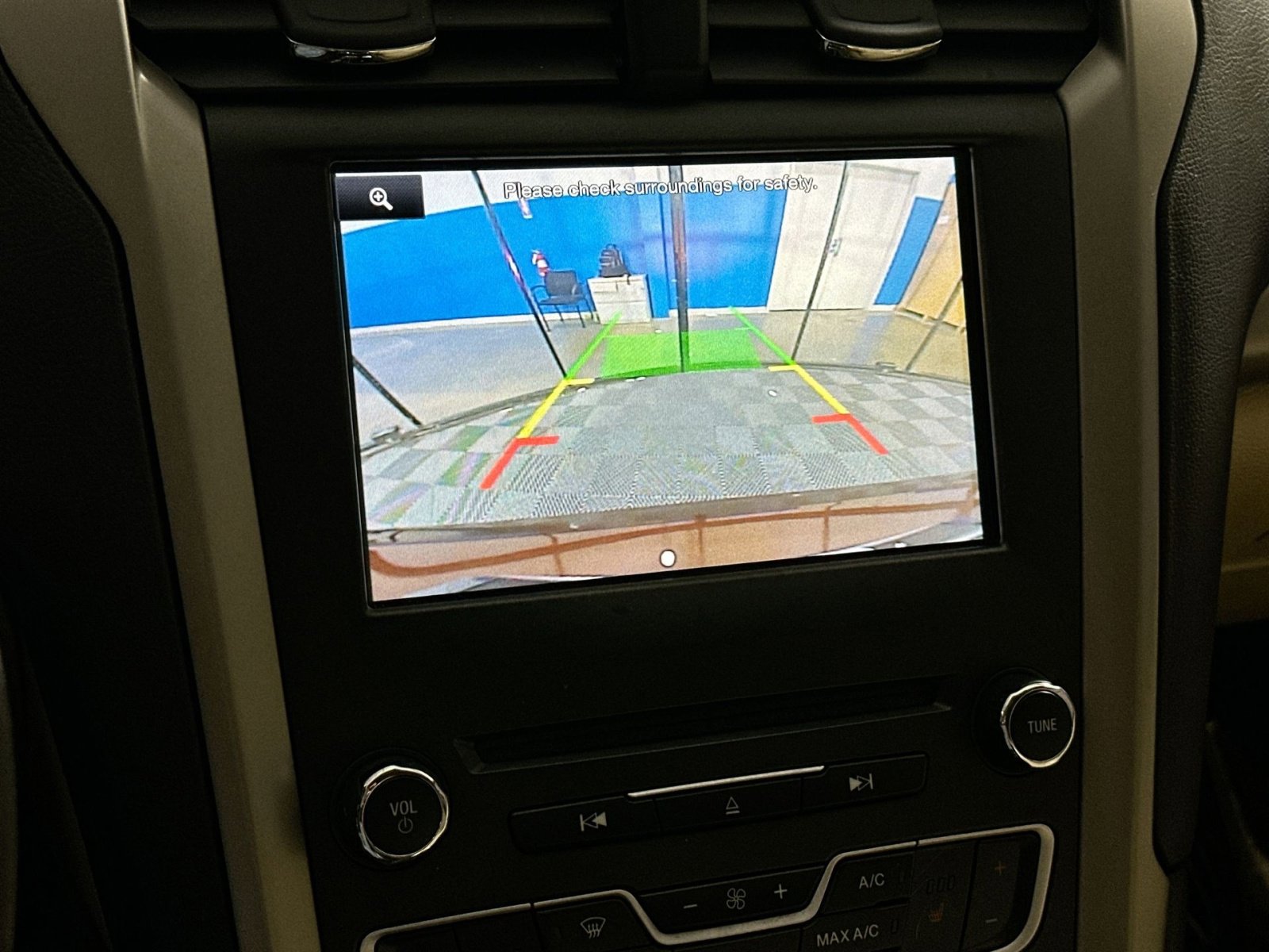 Used 2016 Ford Fusion SE w/ Equipment Group 202A image 25