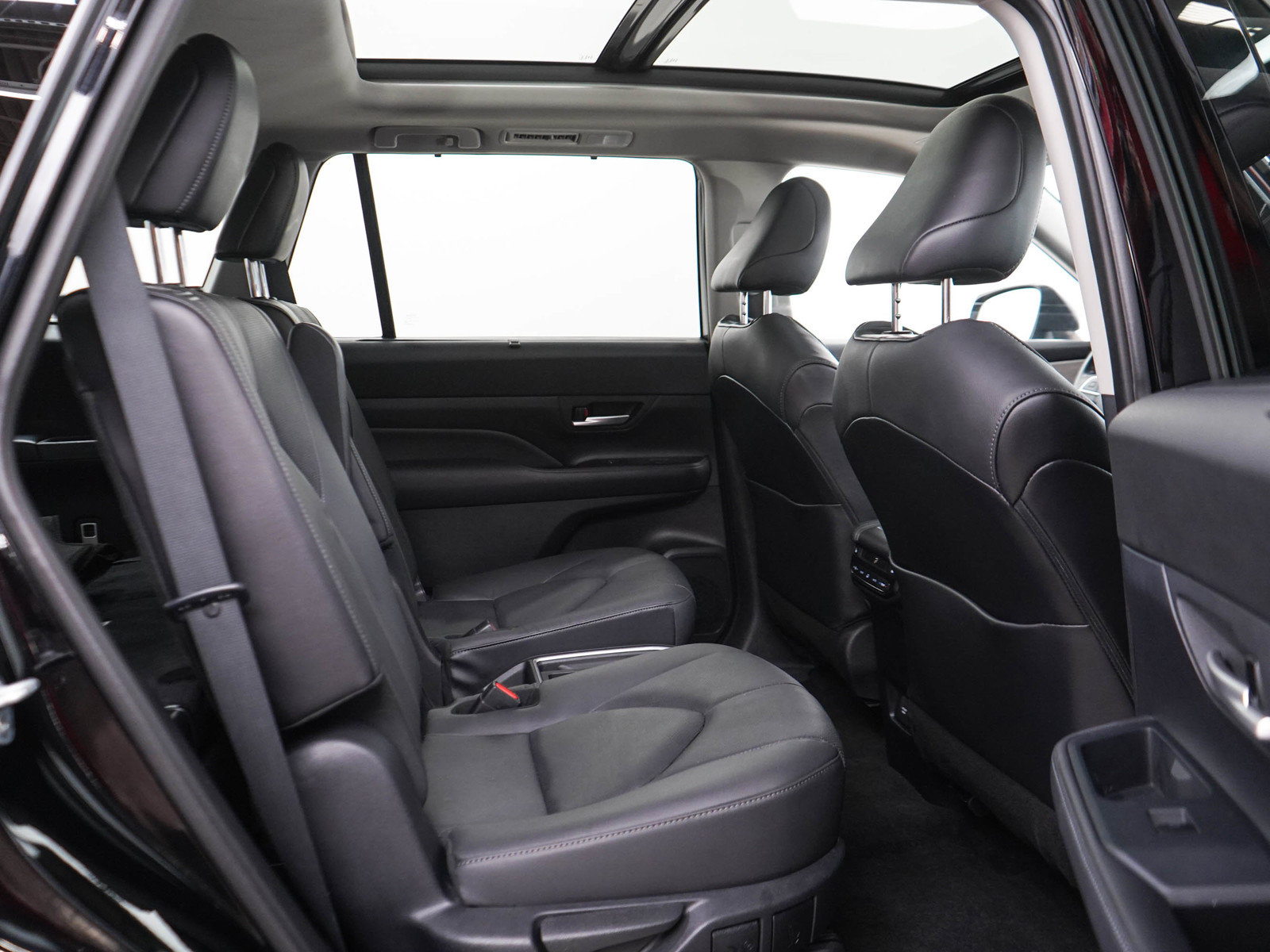 Used 2024 Toyota Grand Highlander AWD image 12